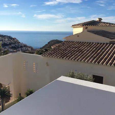 Starlette Villa
